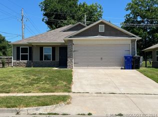 1409 S 31st St, Broken Arrow, OK 74014