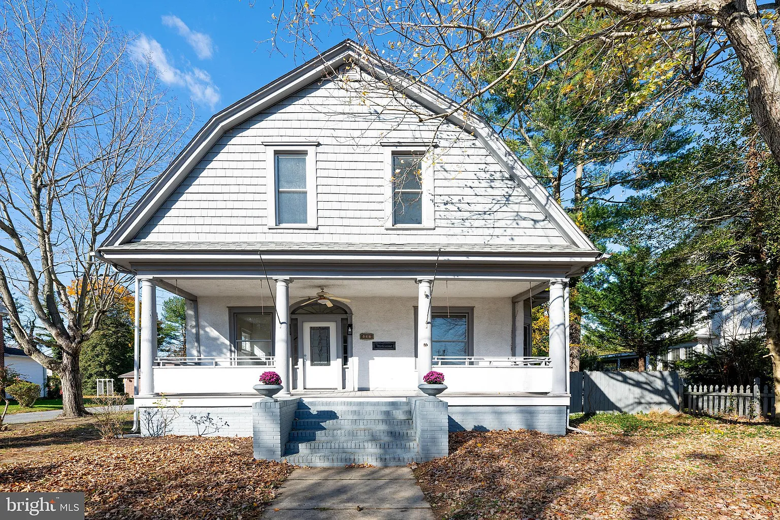 407 Lakeview Ave photo 1