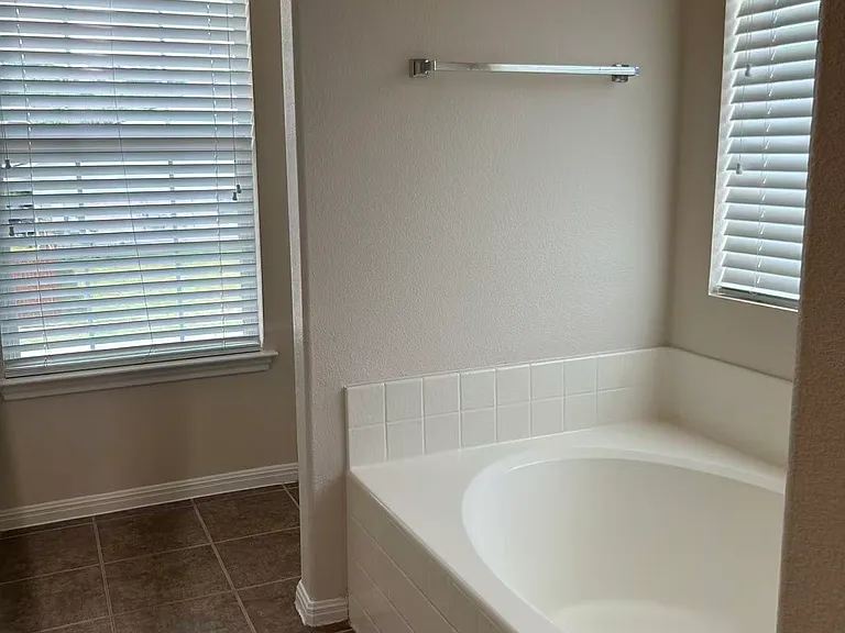 3703 Holden Ct — Photo 18