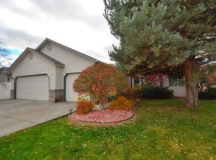 1715 N McMillan Ln, Greenacres, WA 99016