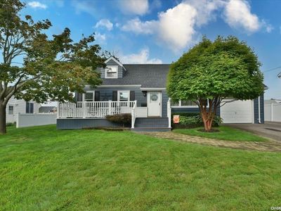 17 Frances Lane, Massapequa, NY, 11762