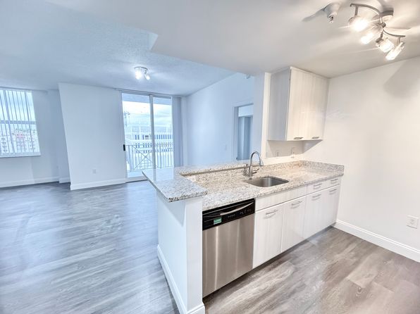 255 Evernia St APT 917