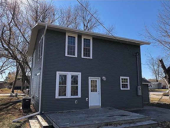 3rd image of 710 22nd St