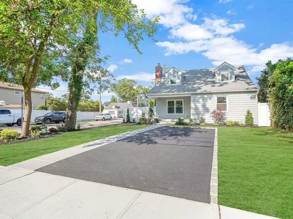 1811 Thomas Street, Merrick, NY 11566