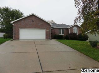 1142 N Cottonwood St, Wahoo, NE 68066