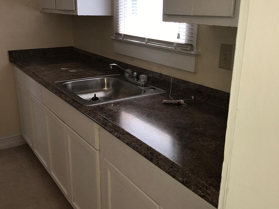 2nd image of 600 49th St #3