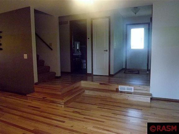 4th image of 22285 Lakewood Dr