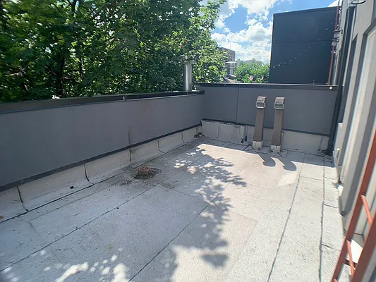 Rented by Tapiro Realty | media 11
