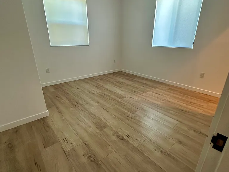 7840 Lasaine Ave — Photo 19