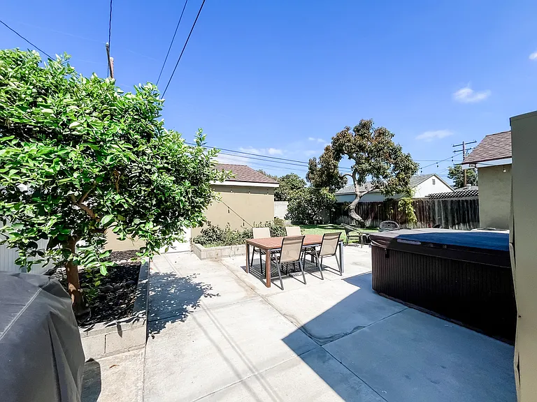 3243 Eucalyptus Ave — Photo 25