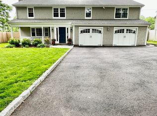 28 Old Orchard Rd, Riverside, CT 06878