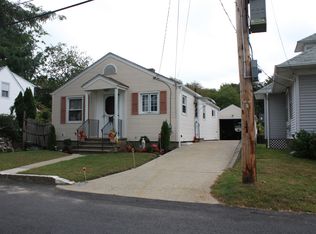 27 Lookout Ave, North Providence, RI 02911