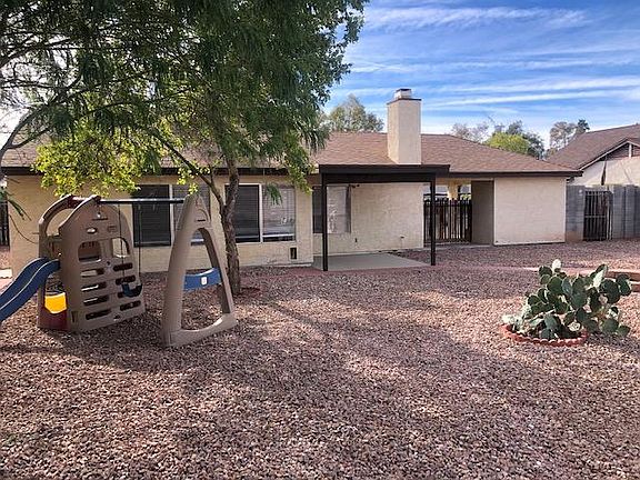 3rd image of 2202 W Tonopah Dr