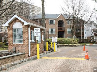 1478 Westgate Dr, Fort Lee, NJ 07024