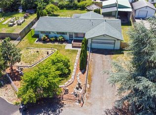 1016 NW Kingsview Ct, Yelm, WA 98597