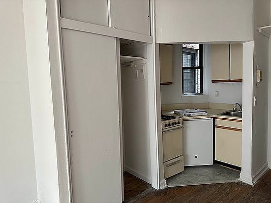 2nd image of 310 E 90th St APT 2B
