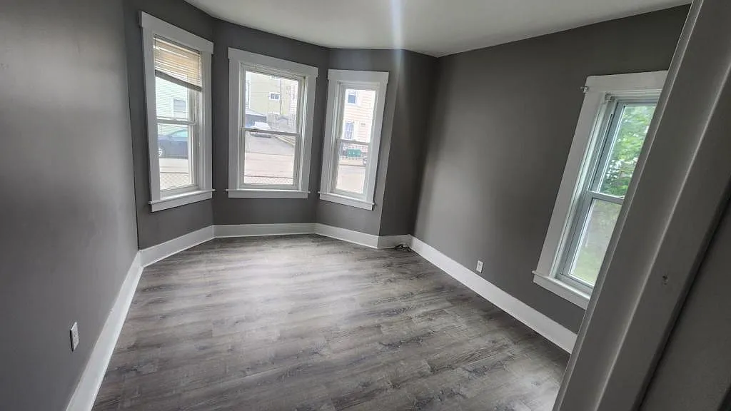120 Southgate St — Photo 3