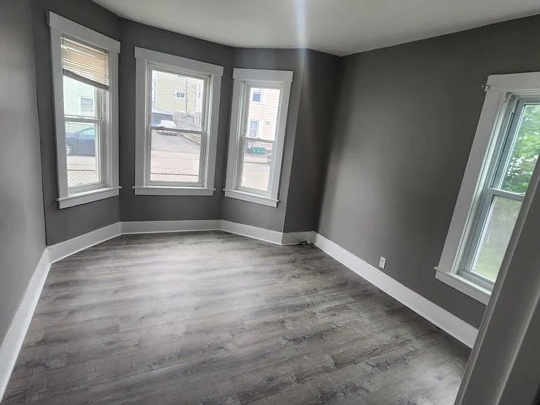 120 Southgate St — Photo 3