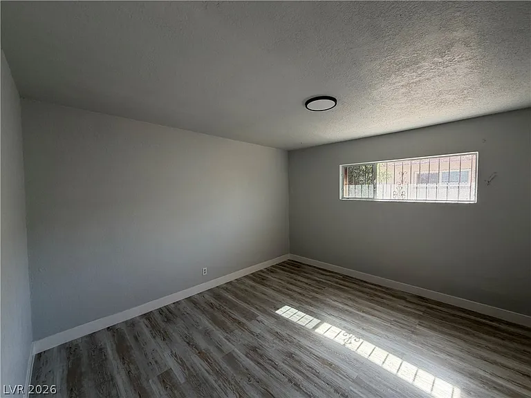 2111 Stewart Ave #B — Photo 21