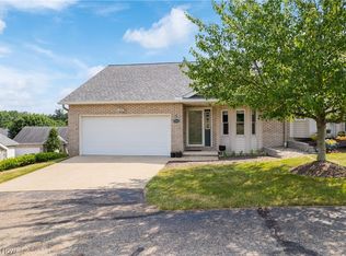 2540 Woodlawn Cir NW, Canton, OH 44708