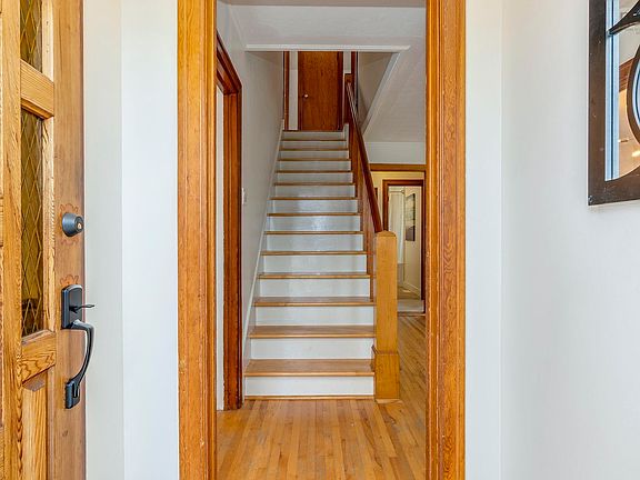 3rd image of 207 Victoria Rd