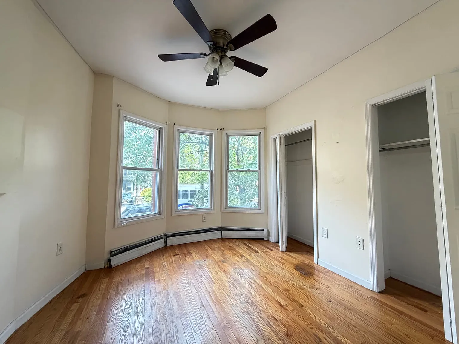 2 bed, 800 sqft, $1,950 — Photo 3