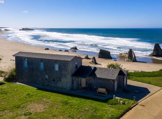 1455 Strawberry Dr, Bandon, OR 97411