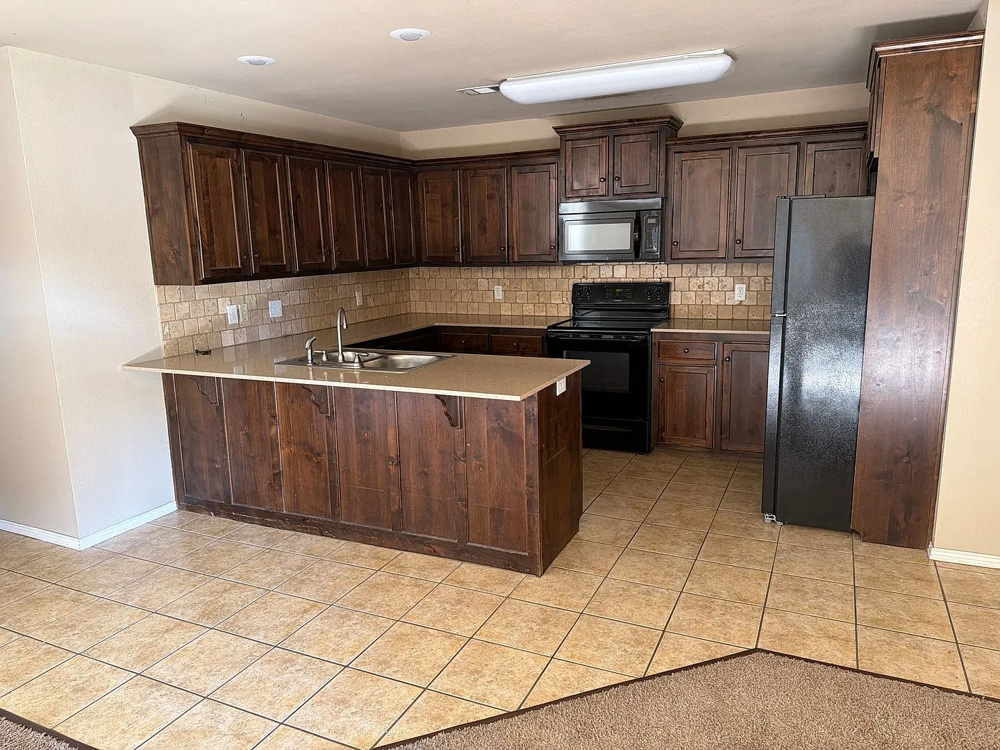 6000-6002 White Oak Circle — Photo 3