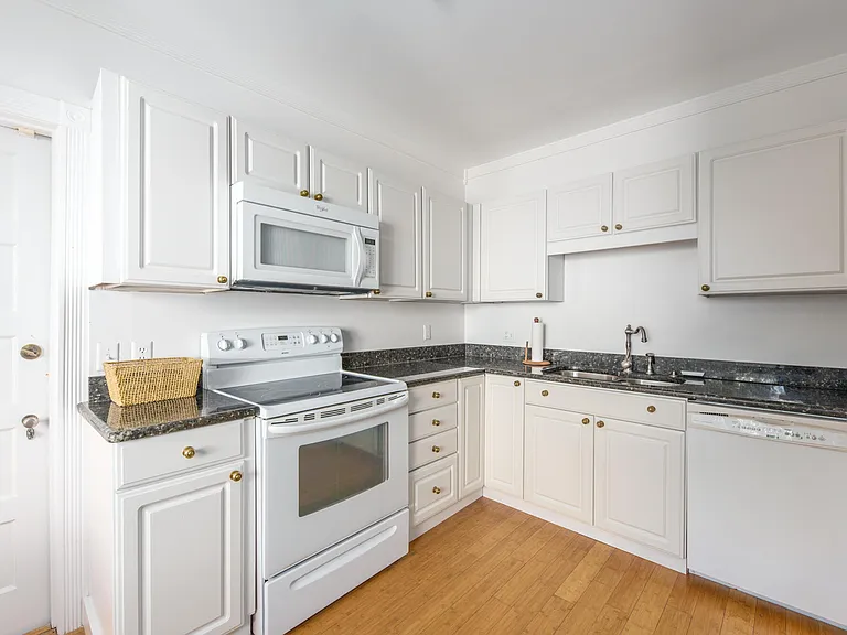 5 N Beach Rd — Photo 13