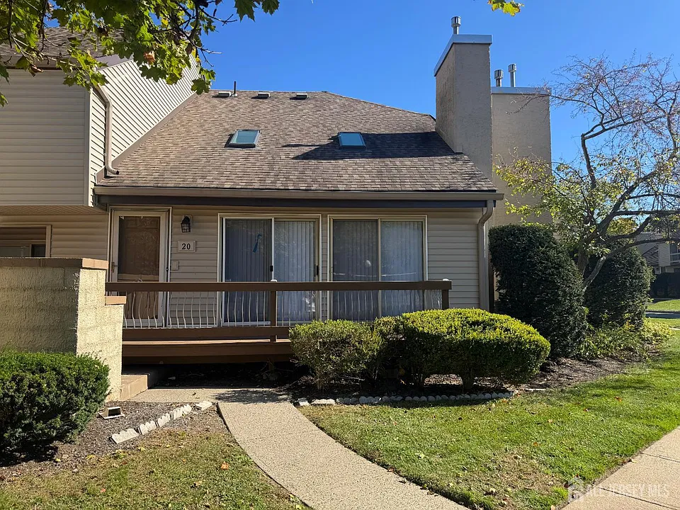 20 Denise Dr