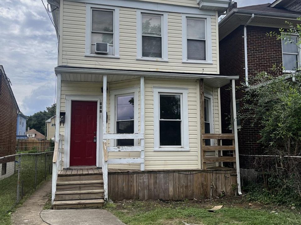 1st image of 917 Stewart Ave SE #1