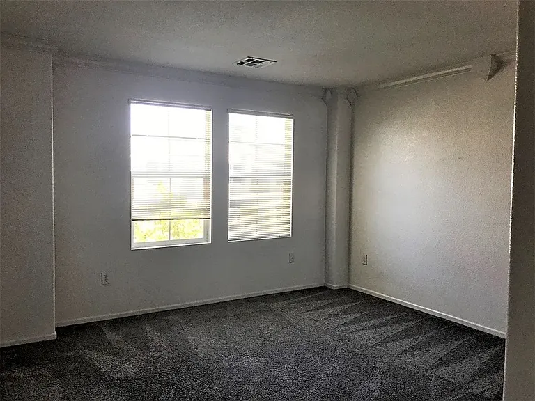 2703 White Pine Ct — Photo 9