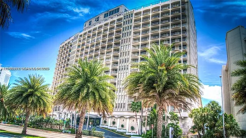 5401 Collins Ave Photo 1