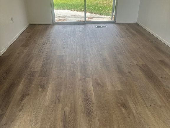 2nd image of 2515 E Newport Cir