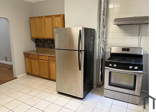 2507 W Fayette St