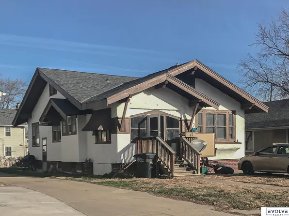 2868 Bauman Ave, Omaha, NE 68112