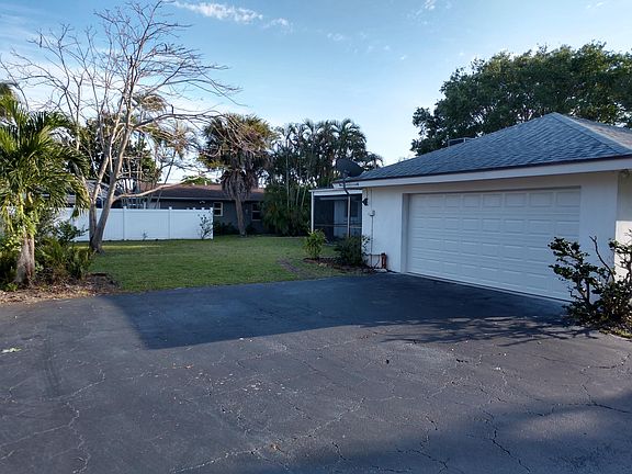 5th image of 84 River Dr