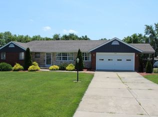 1408 E Briggs Dr, Macon, MO 63552