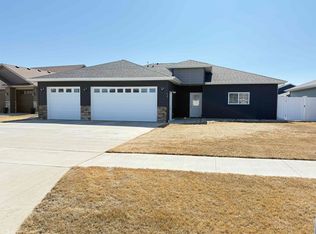 54 Mulberry Loop NE, Minot, ND 58703