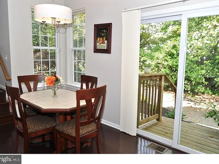 7 Matson Ct — Photo 11