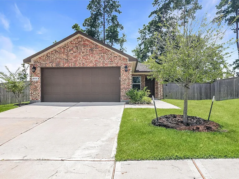 7002 Lauren Oak Dr — Photo 2