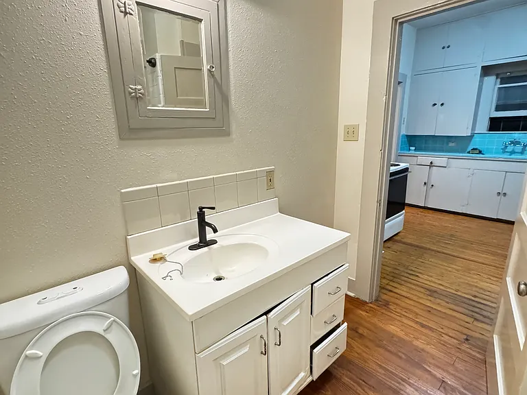 505 Wilmington Ave #B — Photo 9