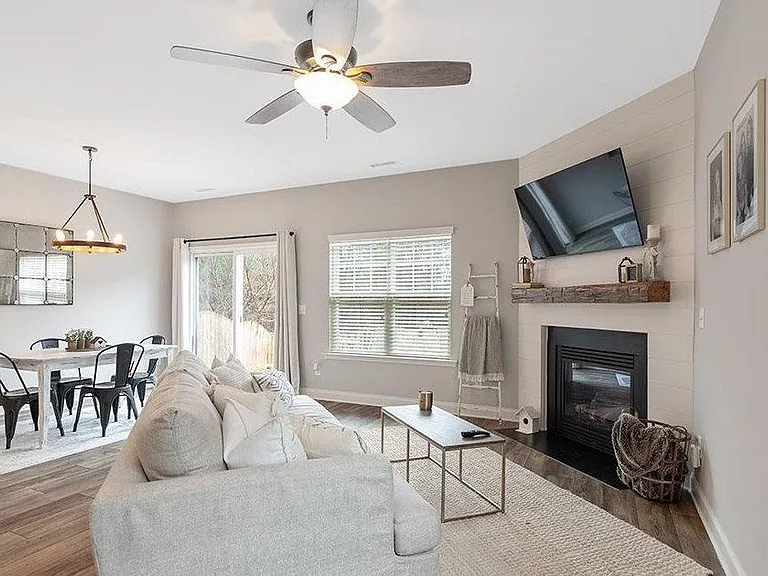 715 Hunters Ridge Dr — Photo 6