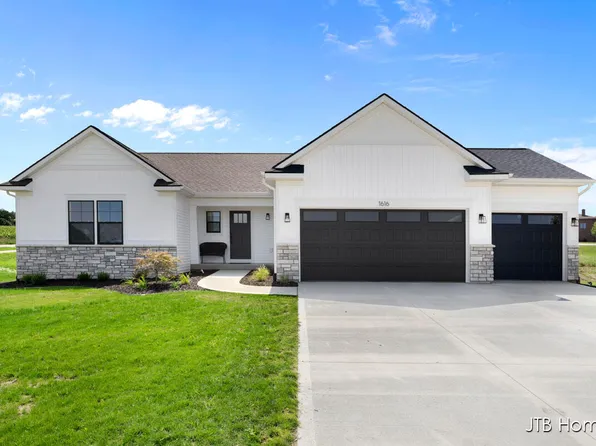 1616 Round Barn Dr, Hudsonville, MI 49426
