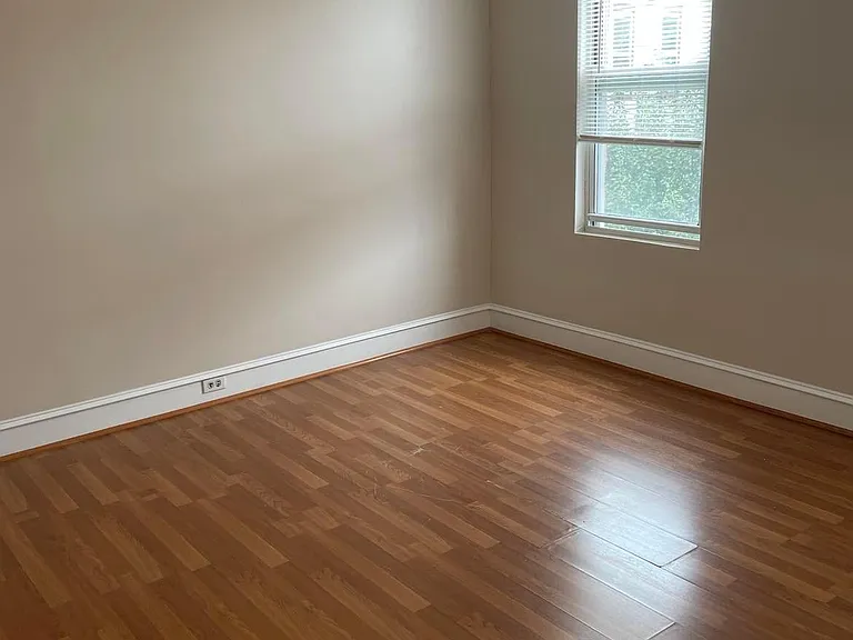 1610 S Rosewood St — Photo 4