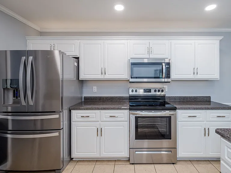 1053 Grove Landing Ln — Photo 15