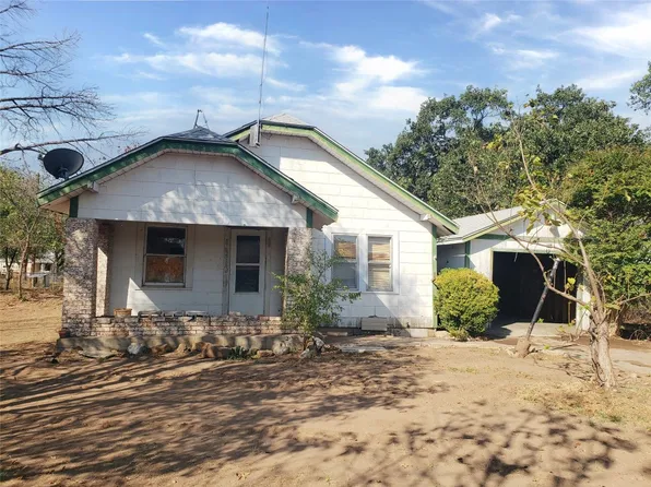 504 Fannin St, Millsap, TX 76066