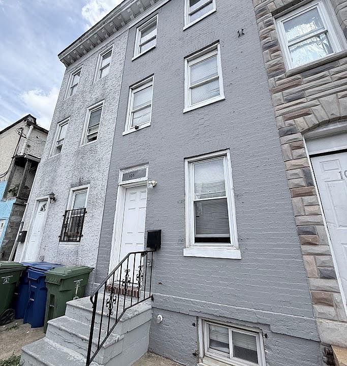 1st image of 105 S Monroe St