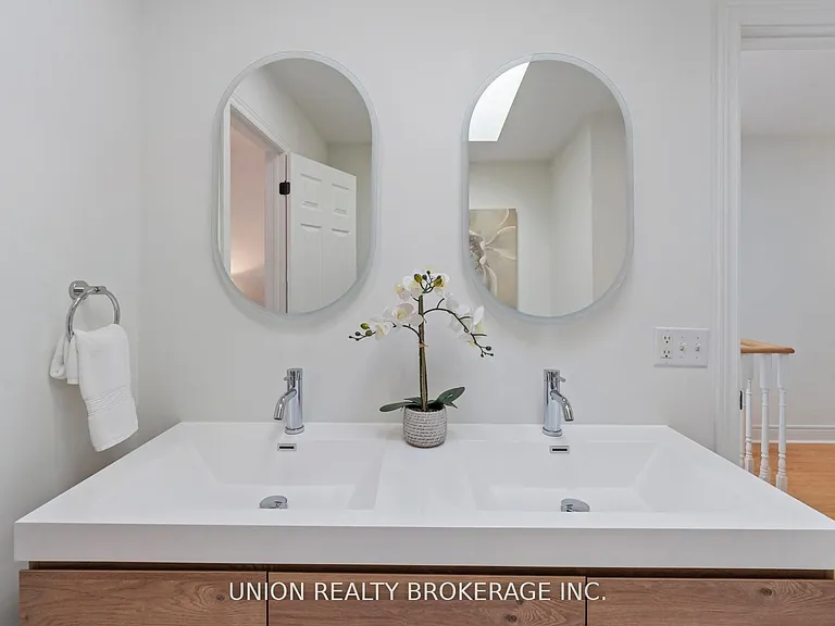 59D Woodbine Ave — Photo 28