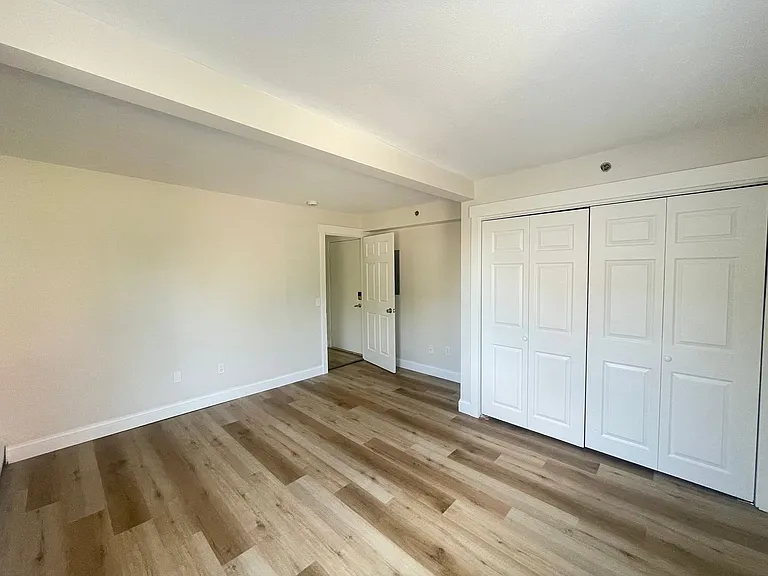 251 Pine St #201 — Photo 10